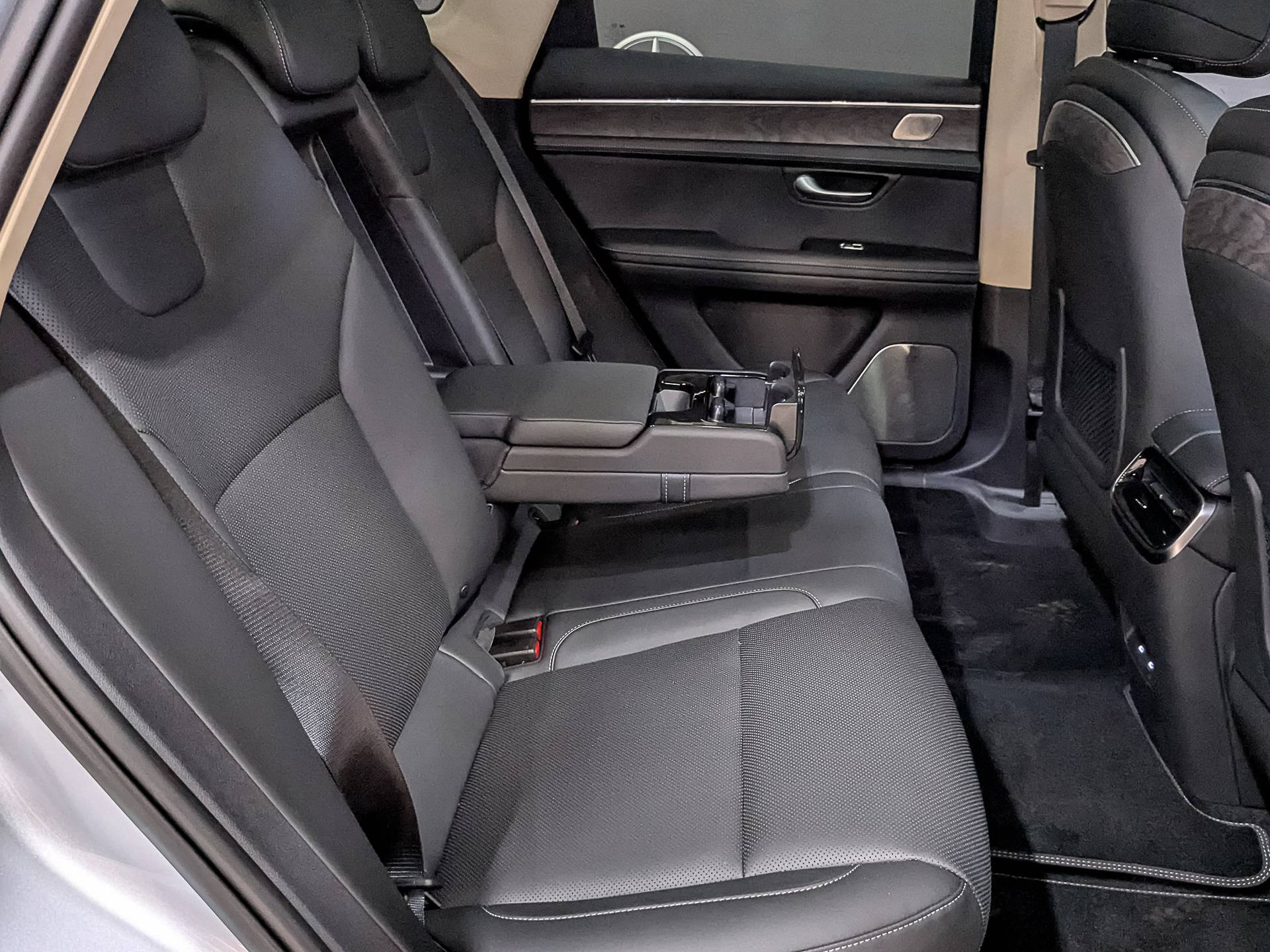 Seres M5 Premium 1.5hyb AT 4WD