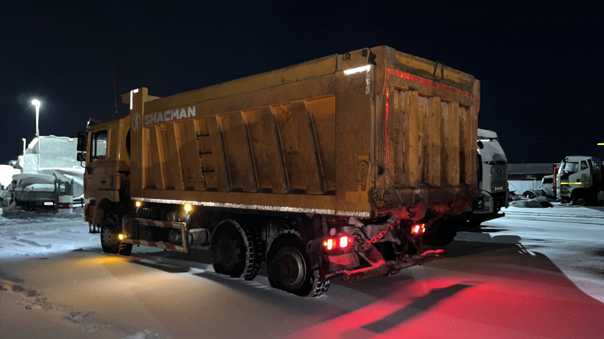 Shacman SX3258DR384,  141 707 км, 2022 года в лизинг