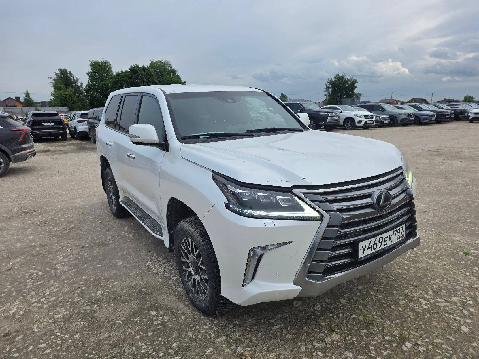 Lexus LX 450d,  366 376 км, 2018 года в лизинг