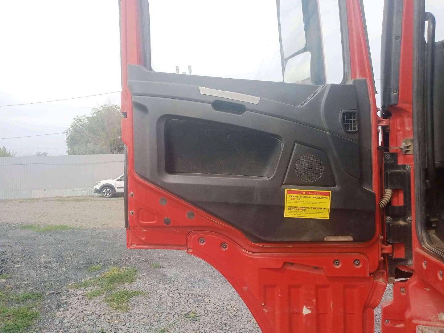 Shacman SX33186W366C,  180 809 км, 2022 года в лизинг