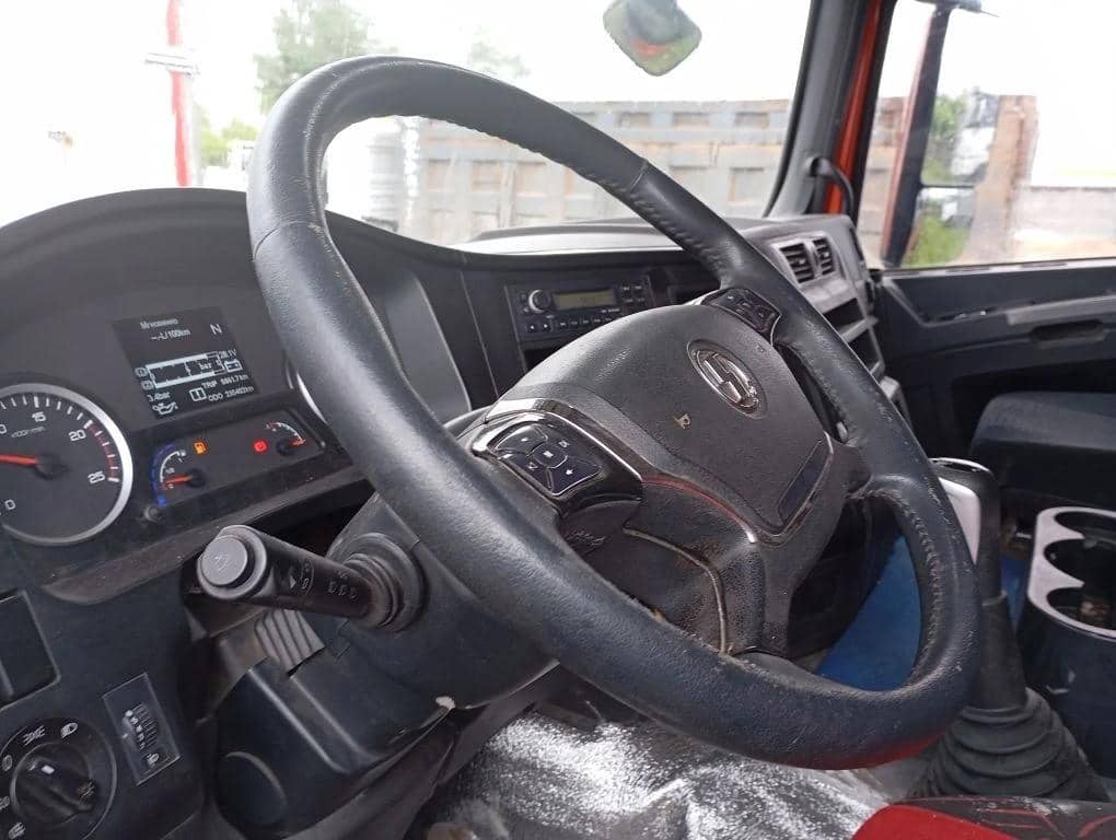 Shacman SX33186T366,  235 402 км, 2021 года в лизинг