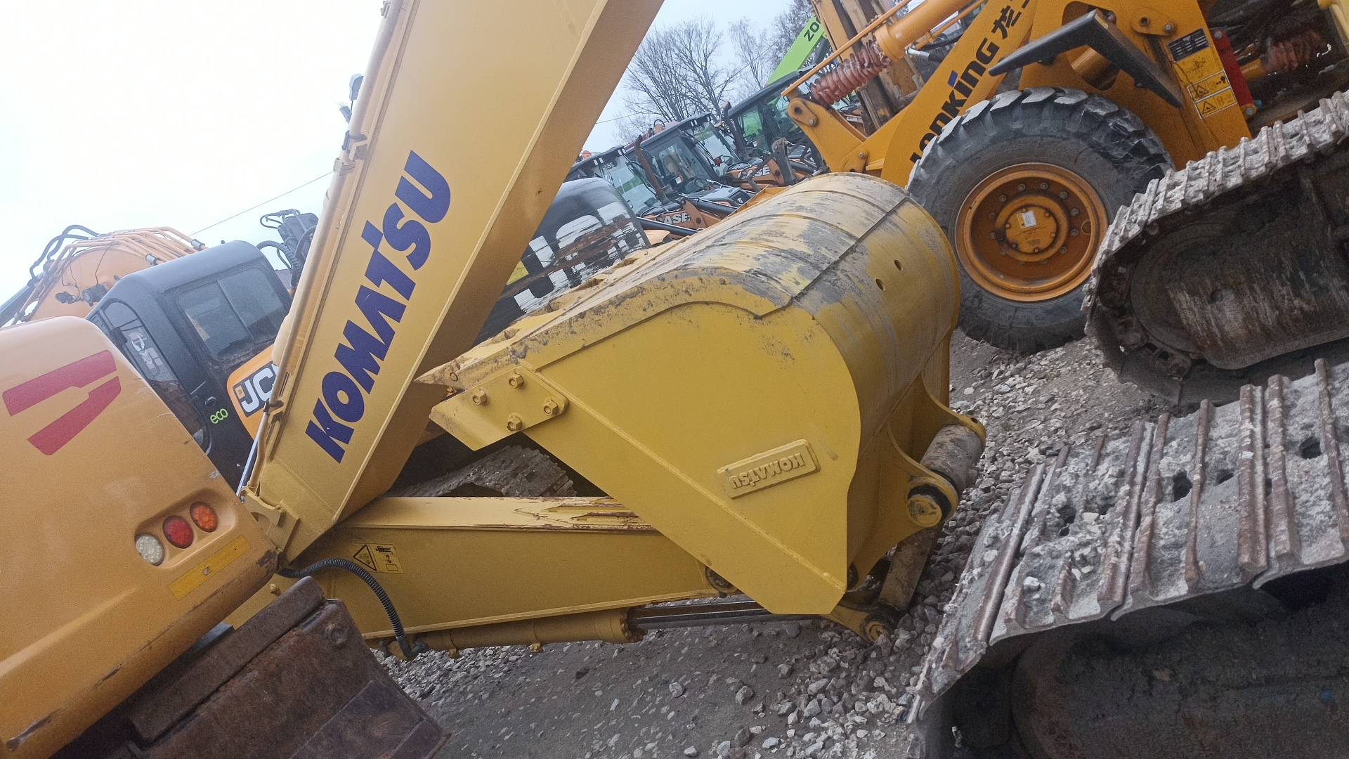 KOMATSU PC220-8MO, 2022 года в лизинг