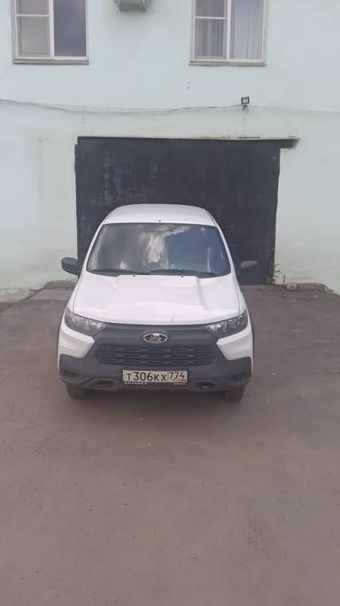 Lada Niva Travel