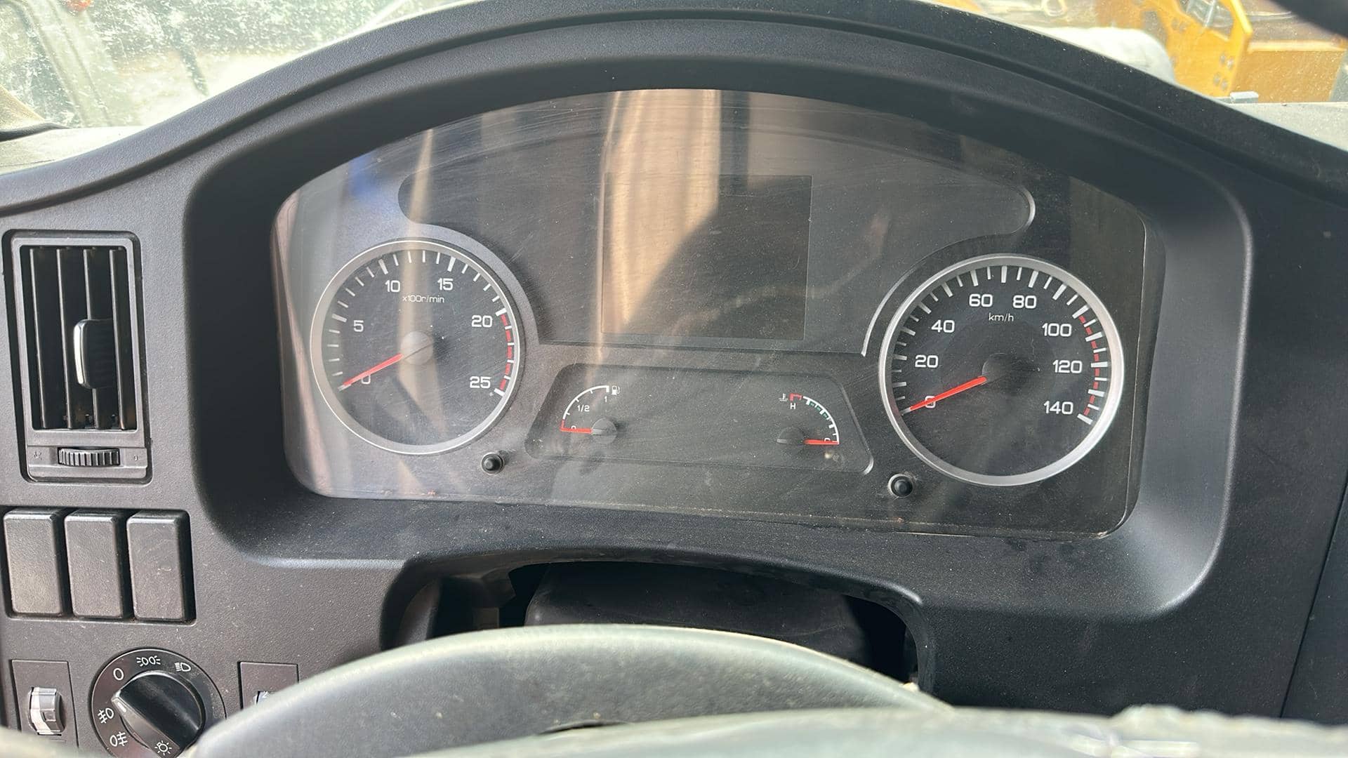 Shacman SX42584V324,  271 000 км, 2022 года в лизинг