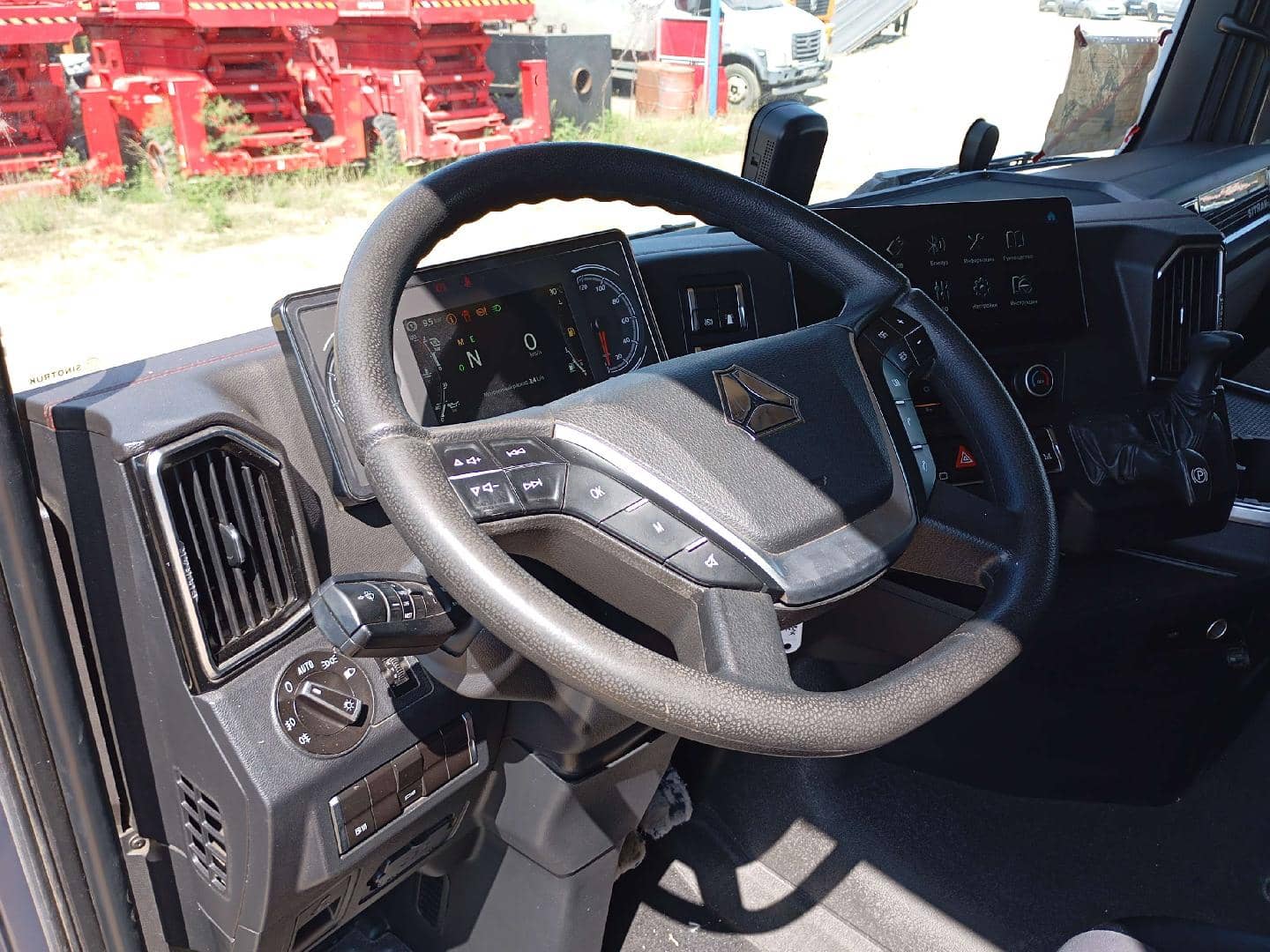 Sitrak С7Н MAX 6×4 ZZ4256V364HE,  184 967 км, 2023 года в лизинг