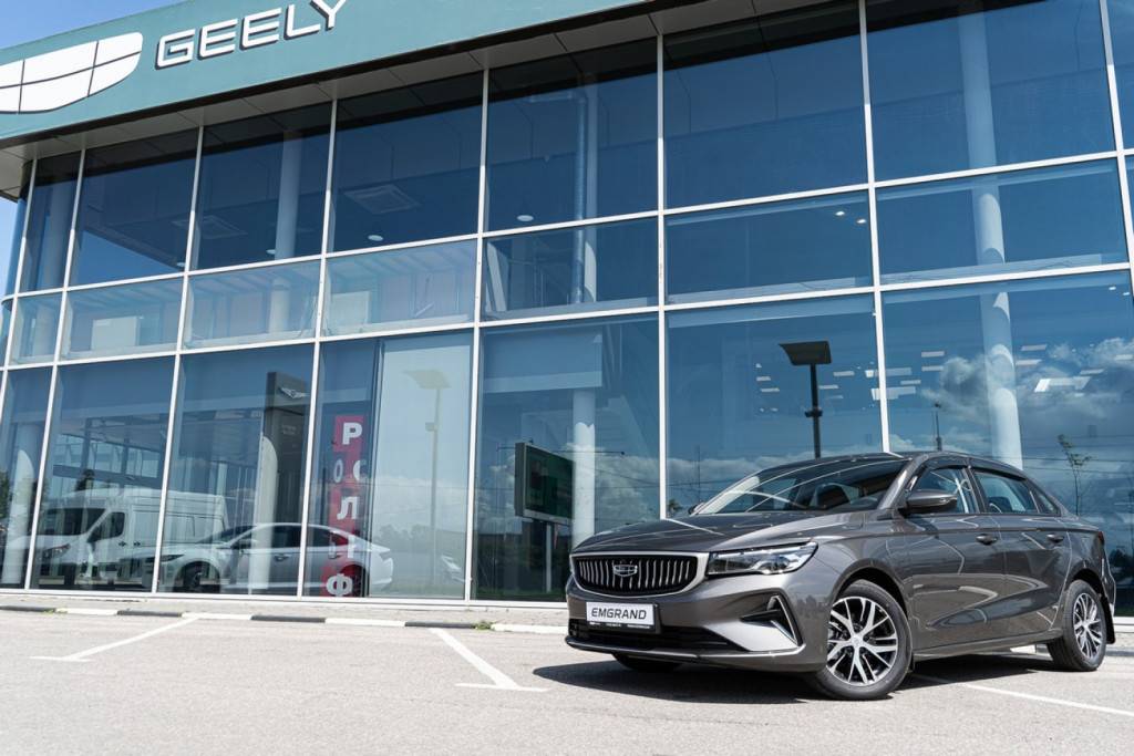 Geely Emgrand Luxury 1.5 AT