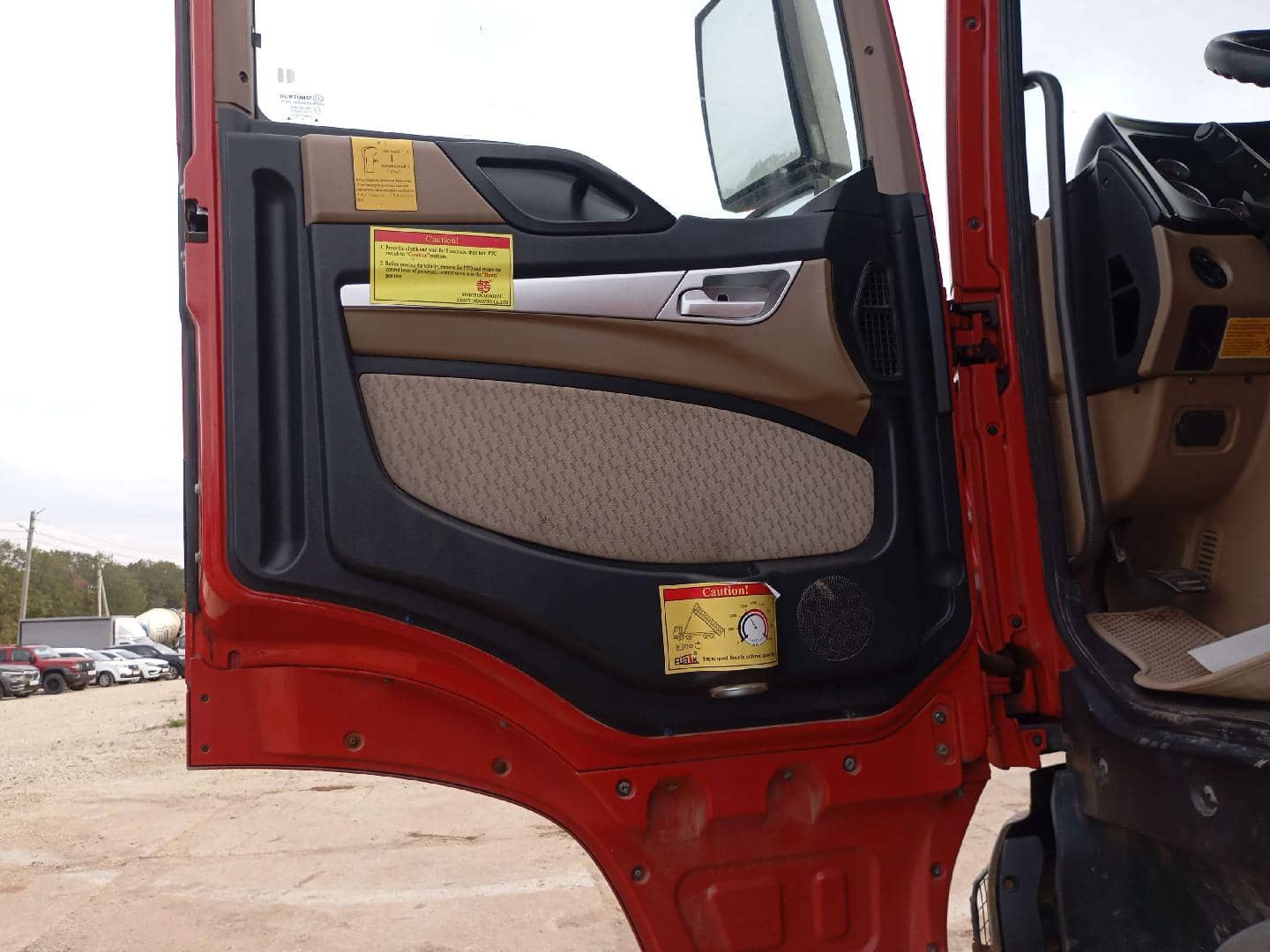 HOWO ZZ3317V386GE1 8х4,  317 914 км, 2023 года в лизинг