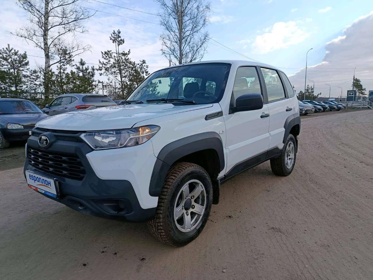 Lada Niva Travel