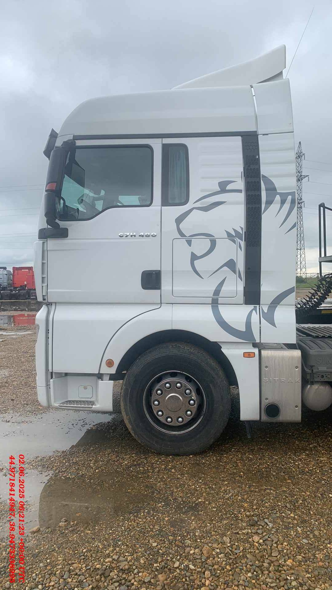 Sitrak ZZ4186V391HE,  302 375 км, 2023 года в лизинг