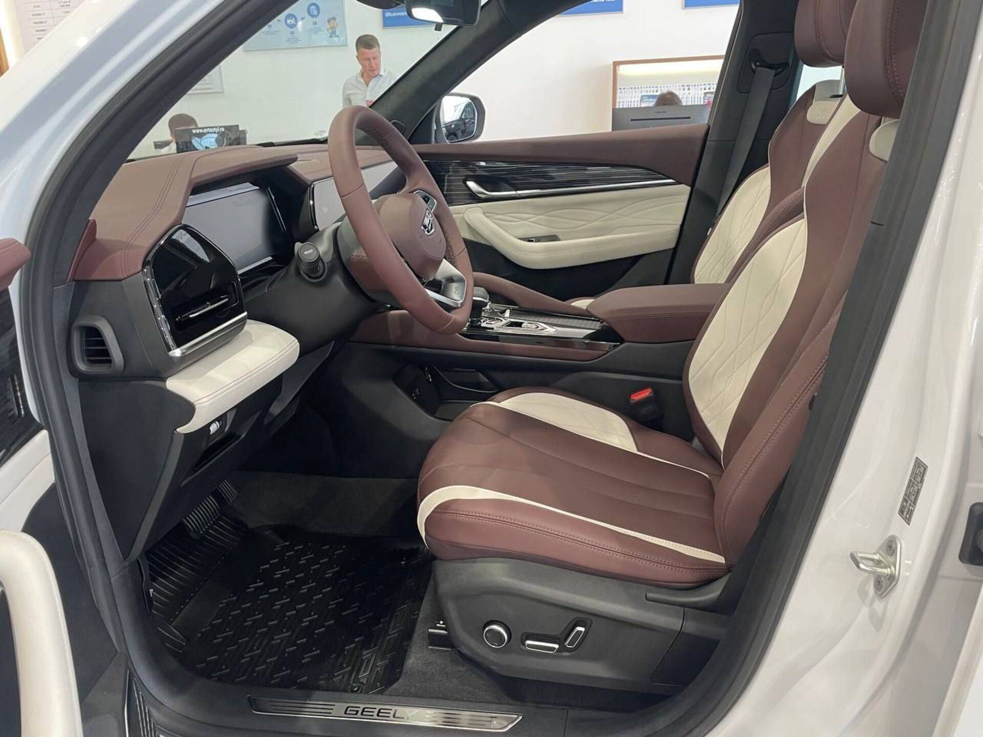 Geely Monjaro Flagship 2.0T (238 hp) 8AT 4WD