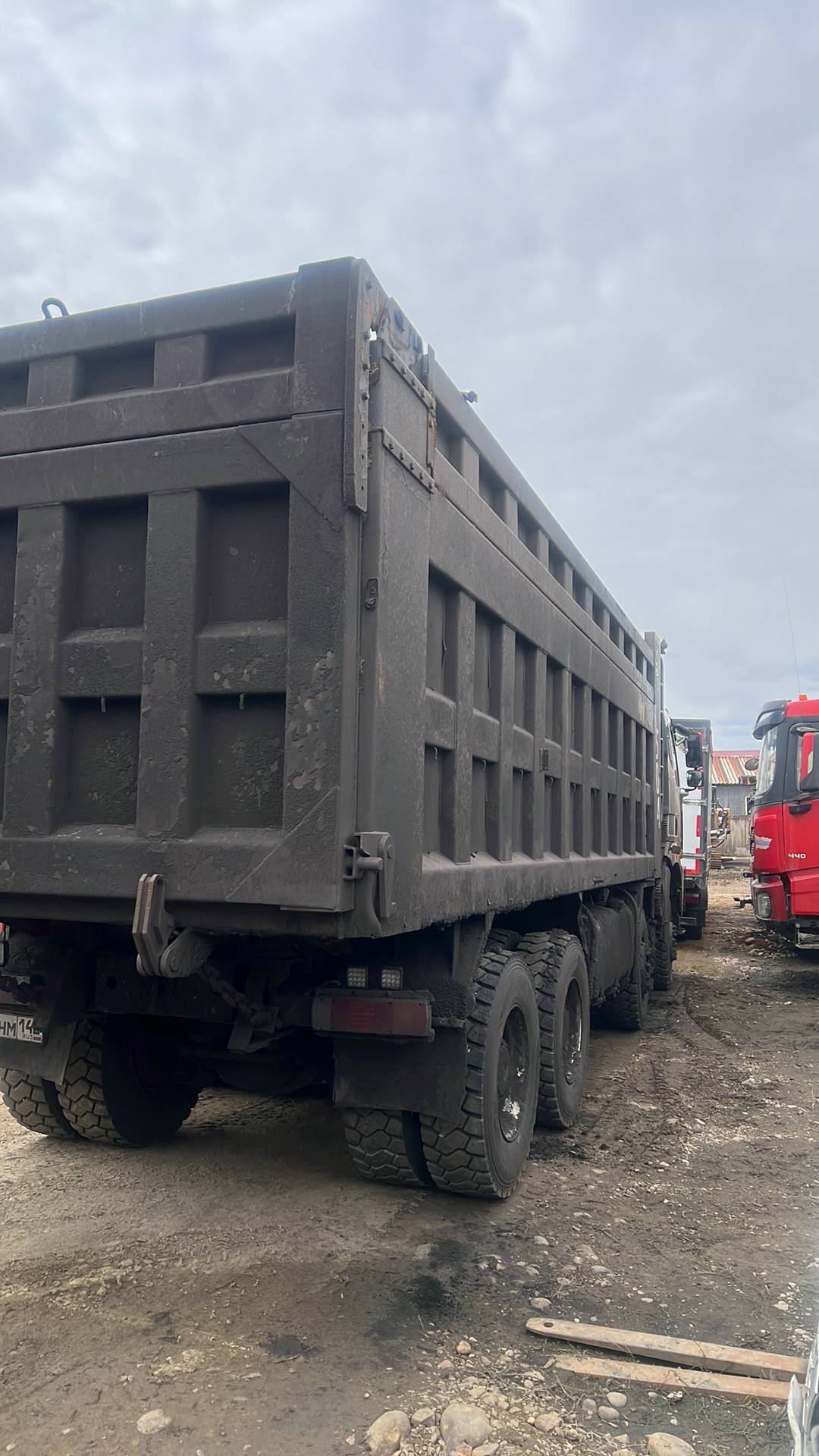 FAW CA3310P66K24T4E5 8х4,  255 722 км, 2023 года