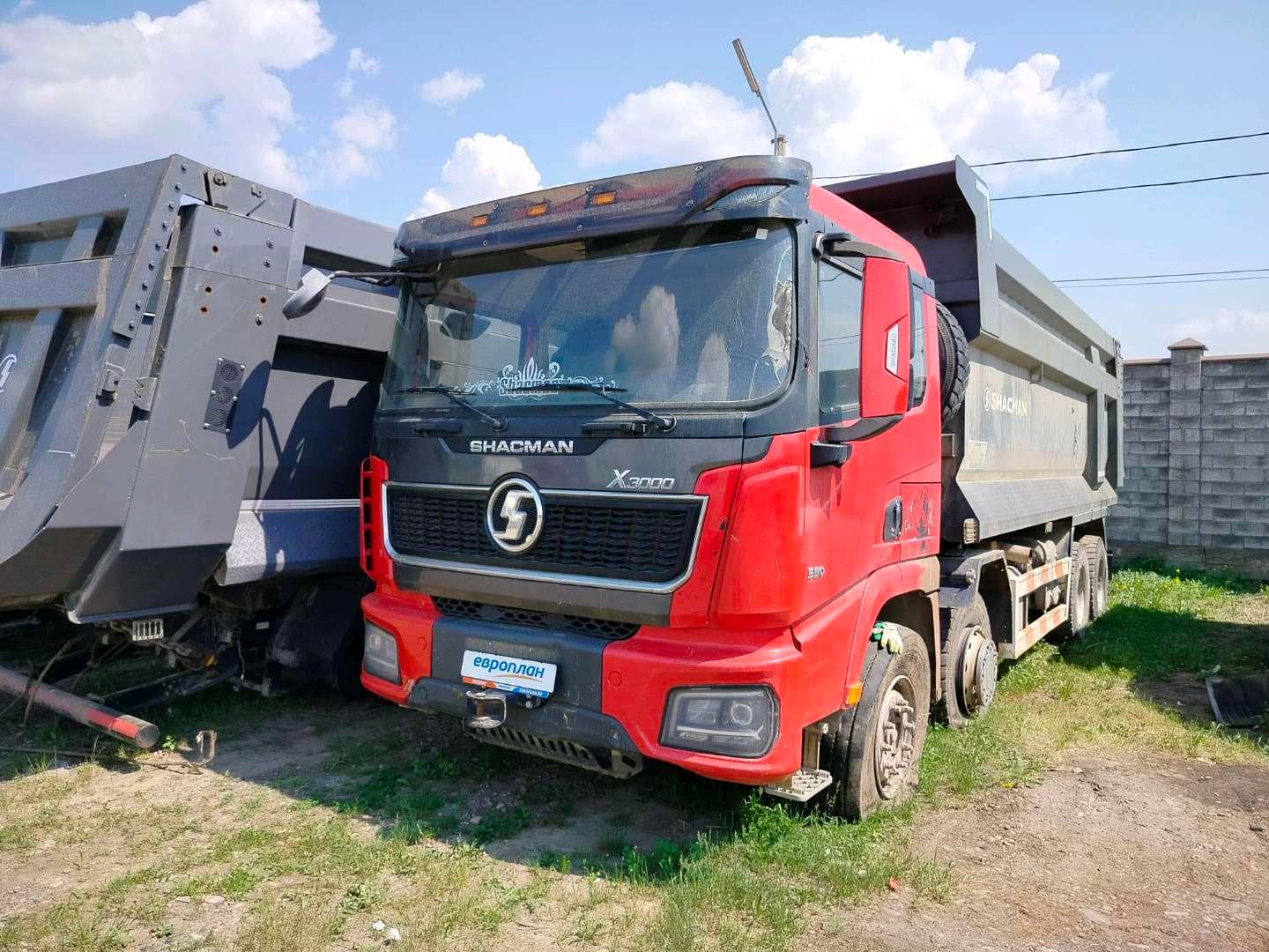 Shacman SX331863366 (скальный кузов)