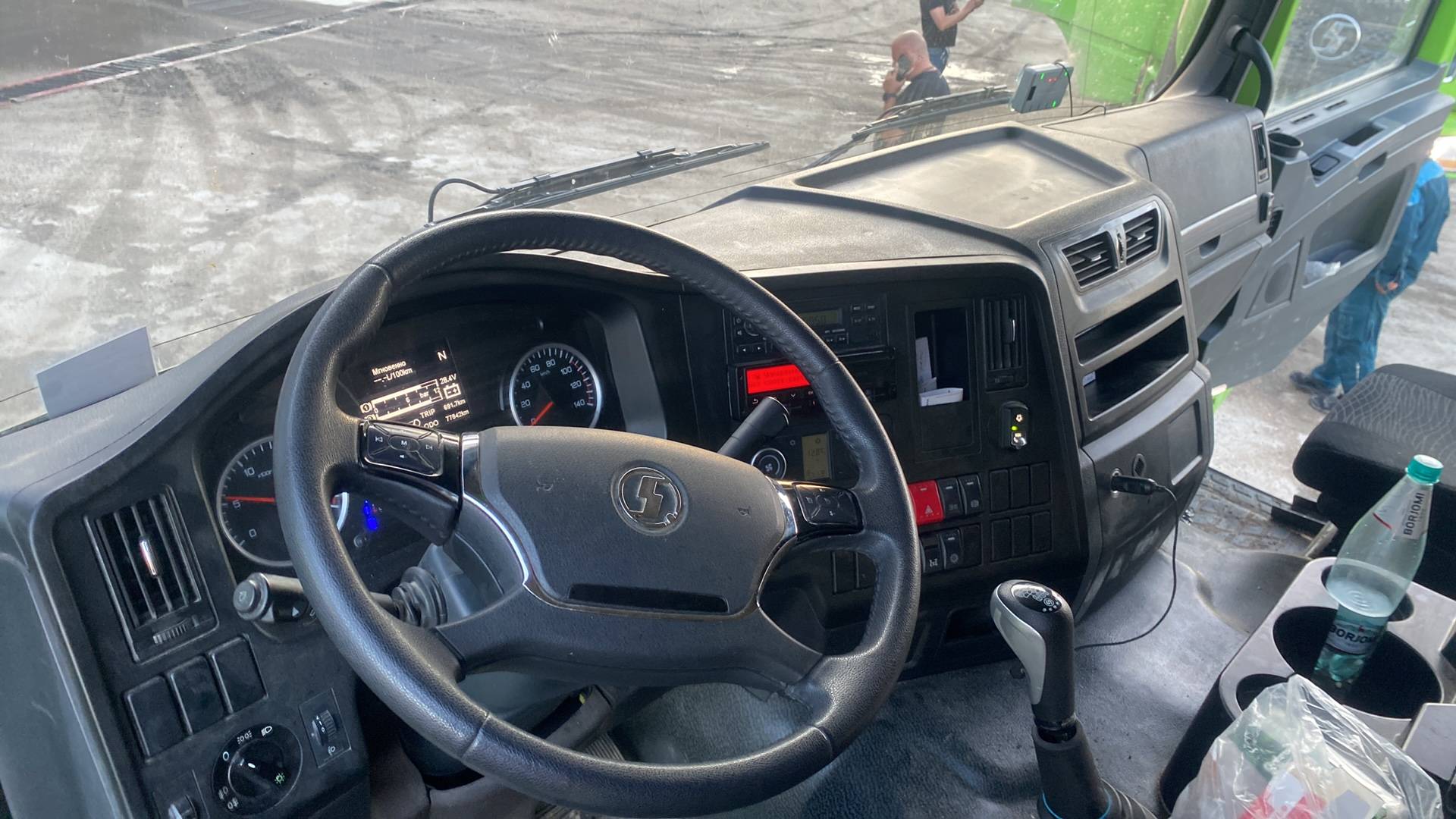 Shacman SX32586V384,  77 842 км, 2023 года в лизинг