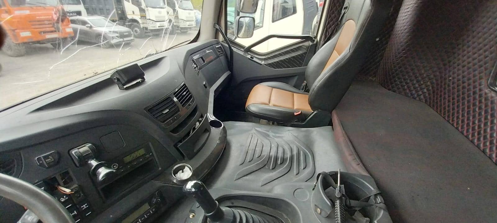 FAW CA3250P66K24T1E5 6х4,  146 429 км, 2022 года в лизинг