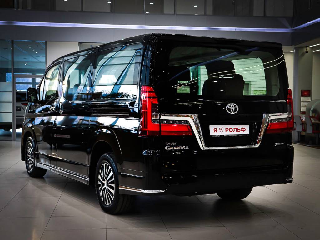 Toyota Granvia Premium 3.5 AT
