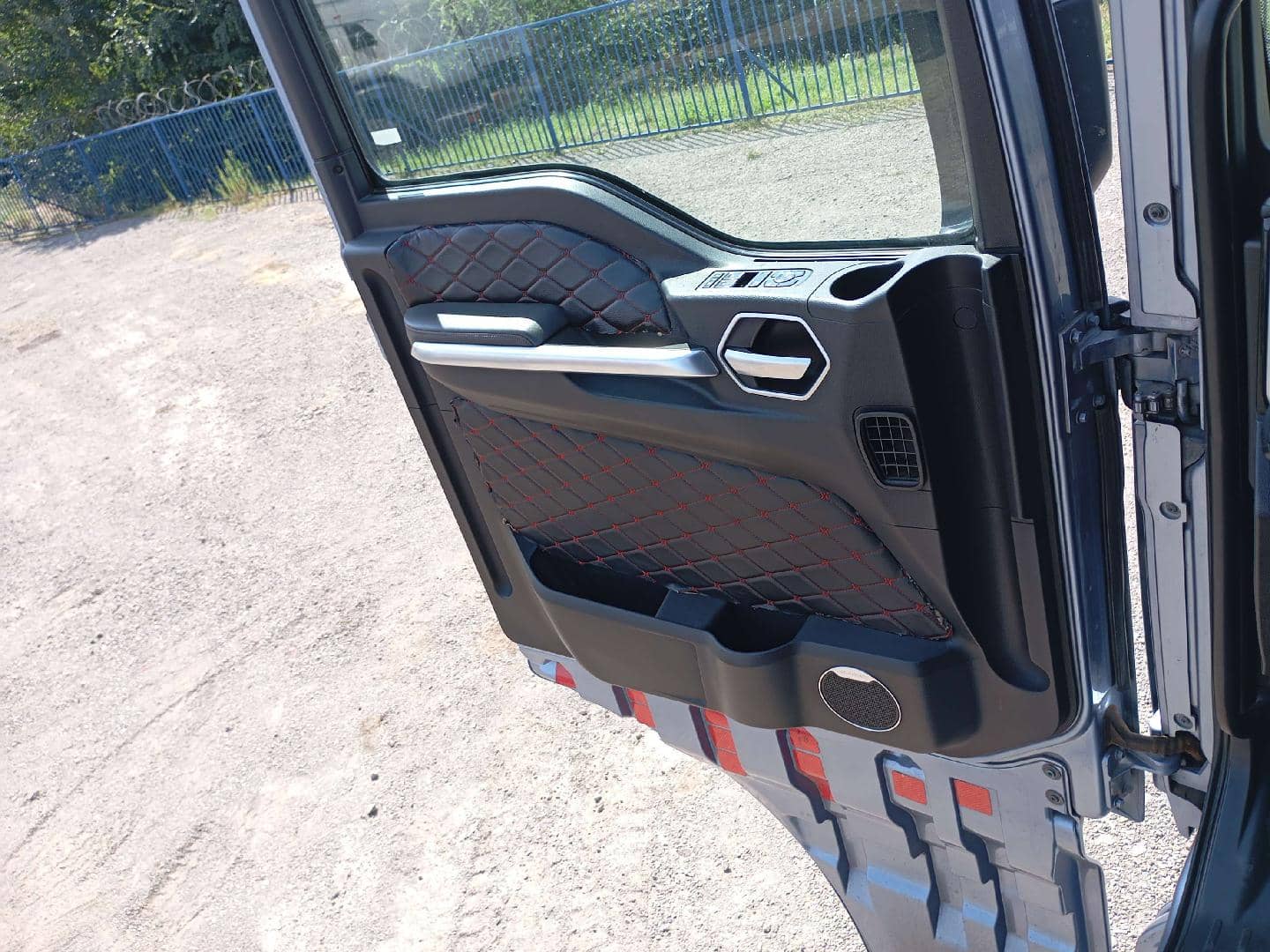 Sitrak С7Н MAX 6×4 ZZ4256V364HE,  187 718 км, 2023 года в лизинг