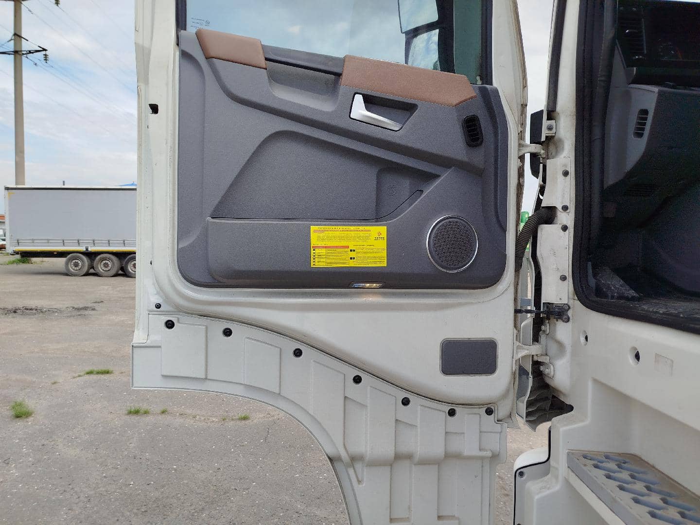 DongFeng GX DFH4180 4x2,  593 393 км, 2024 года в лизинг