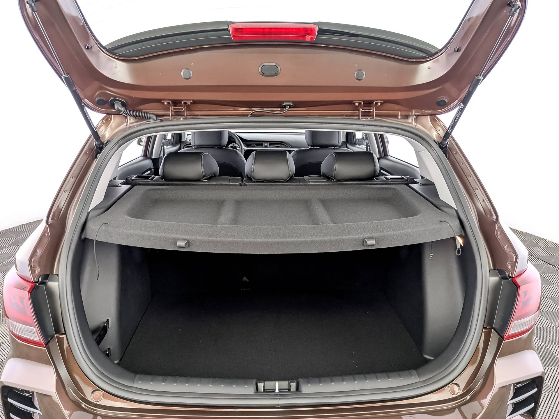 Solaris KRX Премиум 1.6 АТ (Premium)