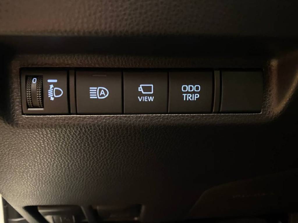 Toyota RAV4 Адвенчер Плюс 2.0 Вариатор полный привод (Adventure Plus)