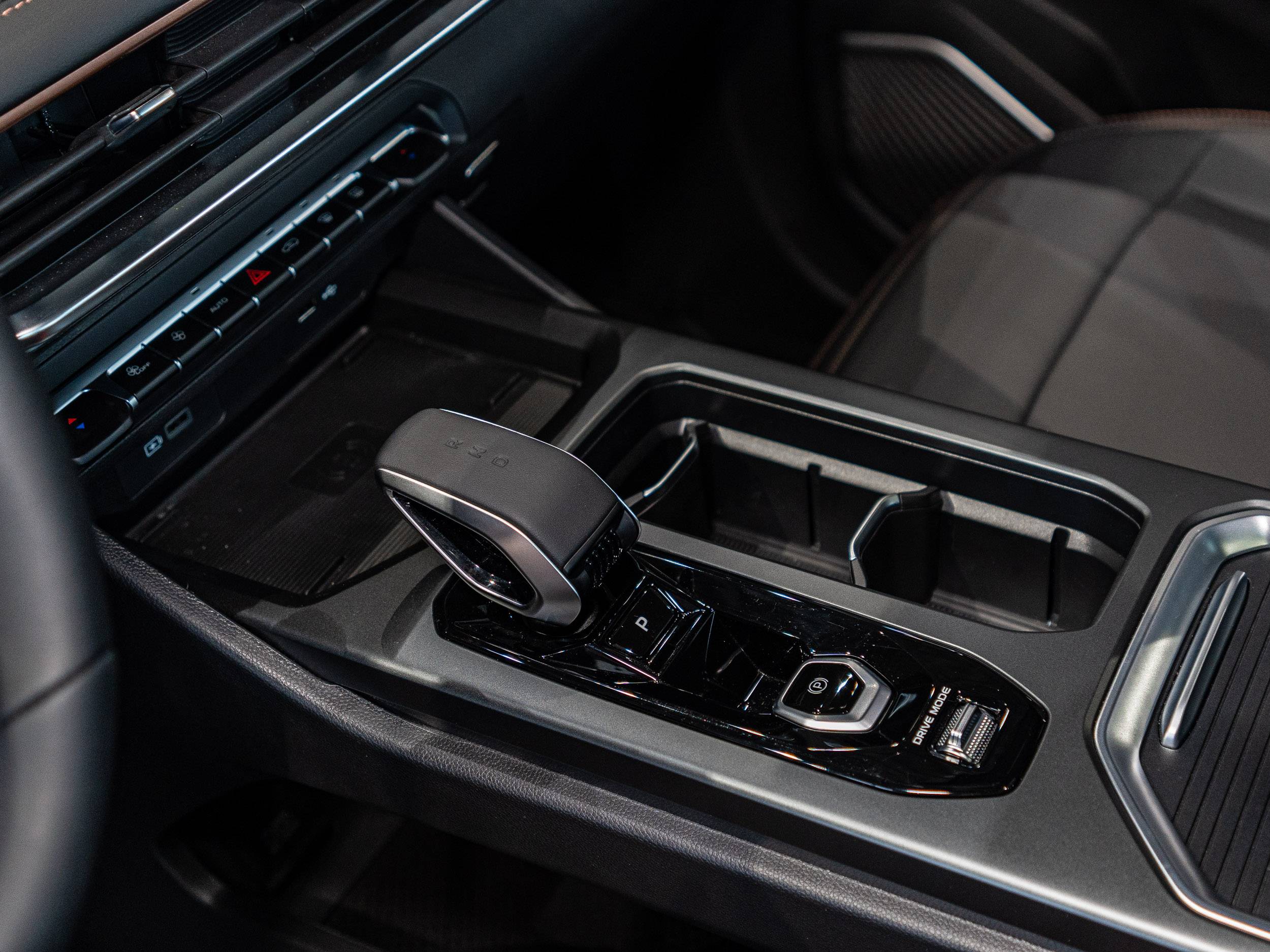 Geely Okavango Флагман 2.0Т АТ