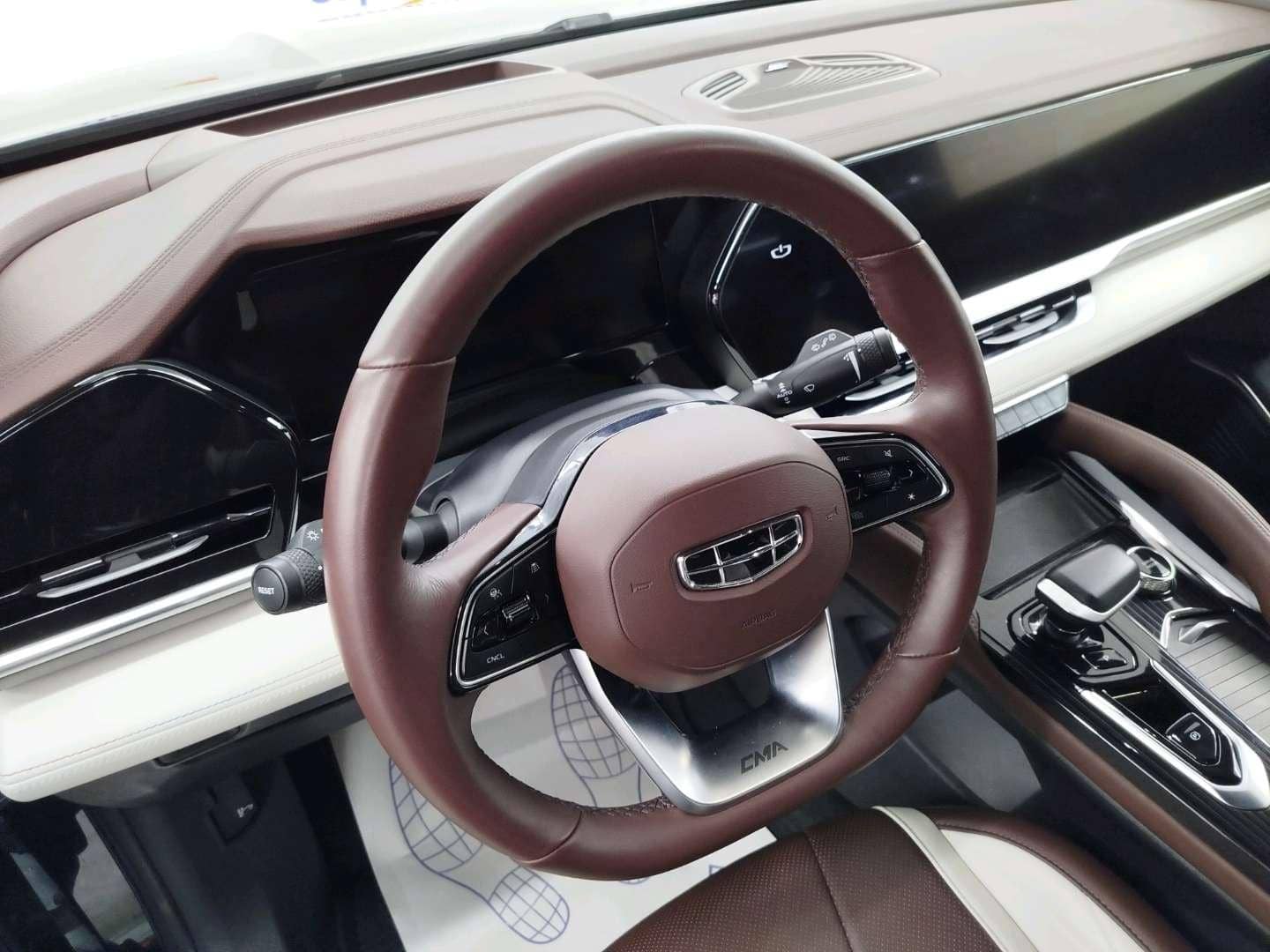 Geely Monjaro,  29 168 км, 2023 года в лизинг