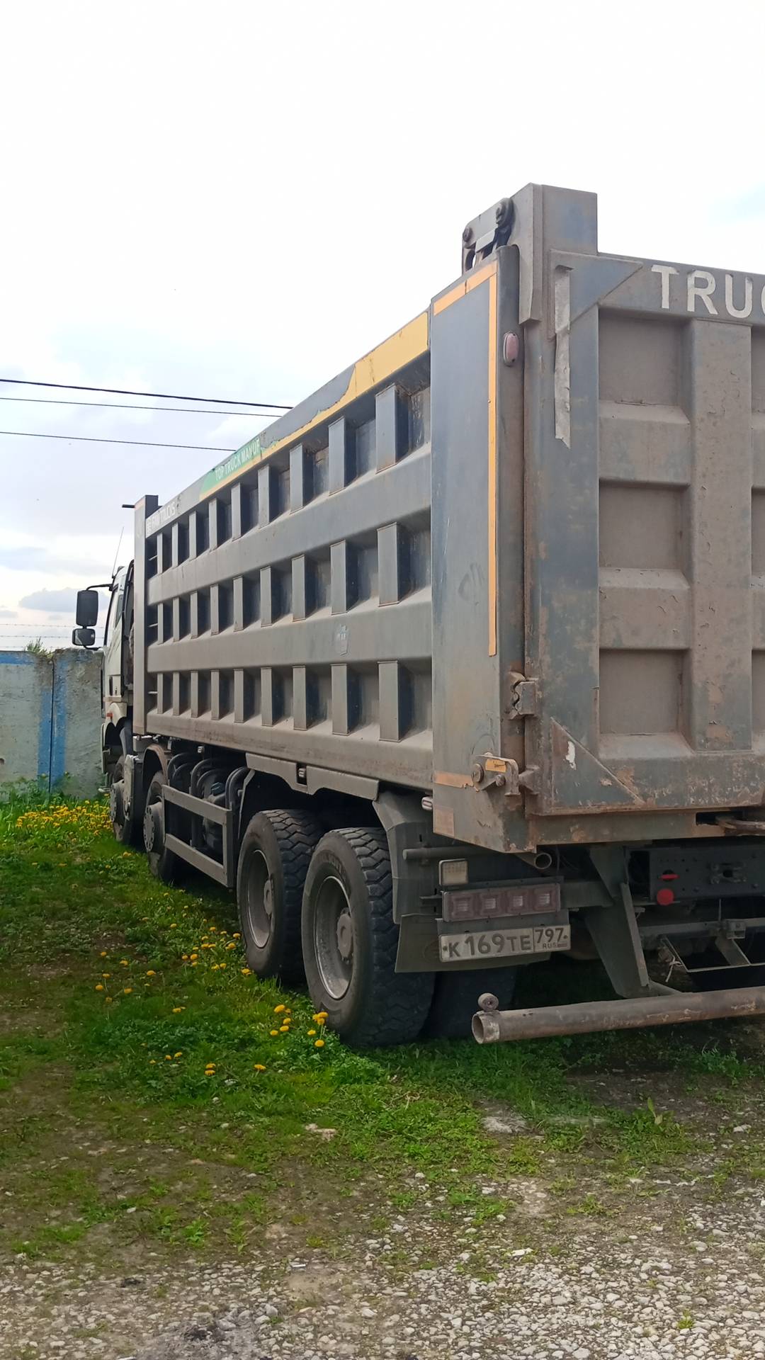 FAW CA3310P66K24T4E5 8х4,  131 832 км, 2023 года в лизинг