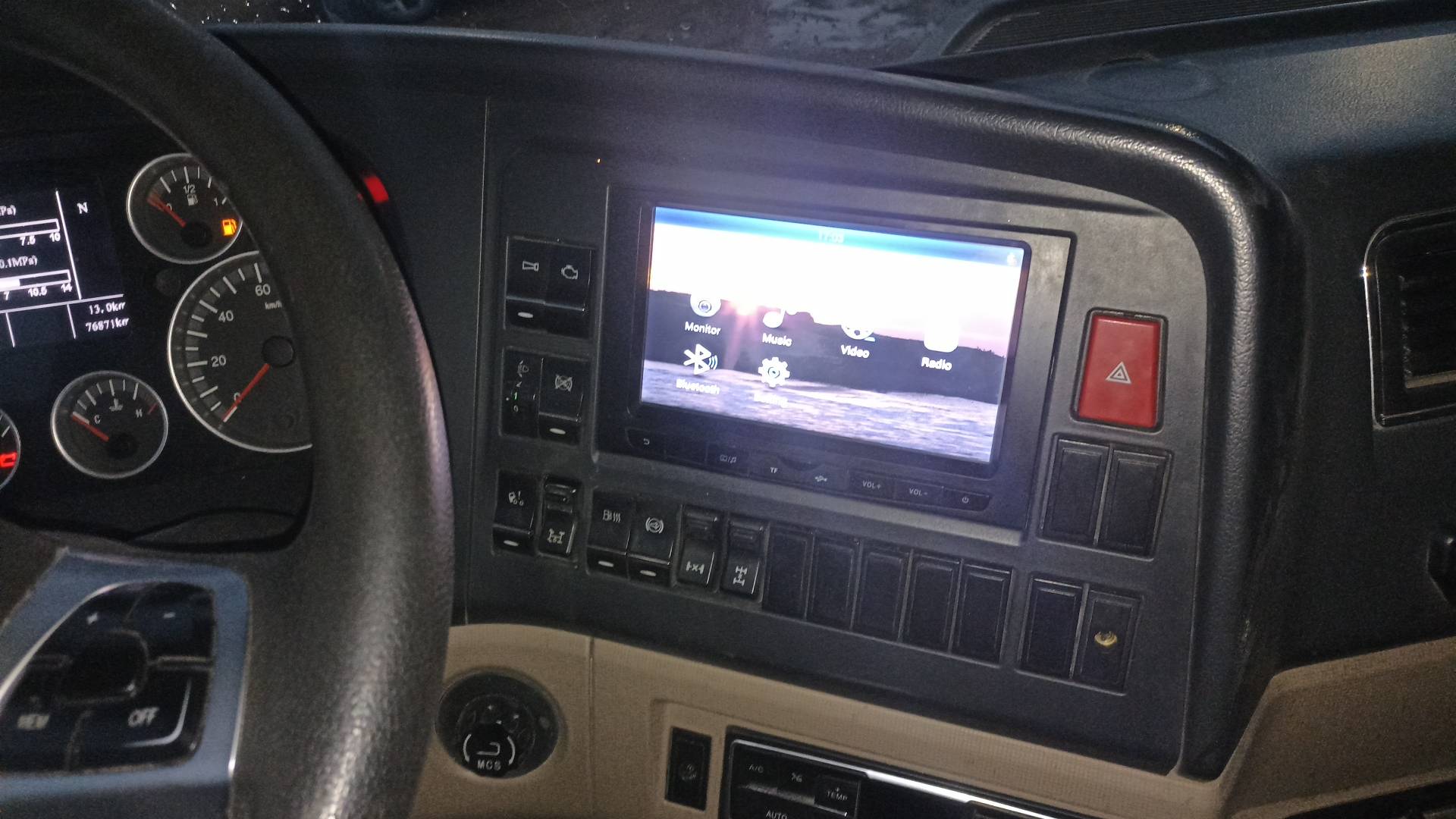 HOWO ZZ3317V386GE1 8х4,  76 871 км, 2023 года в лизинг