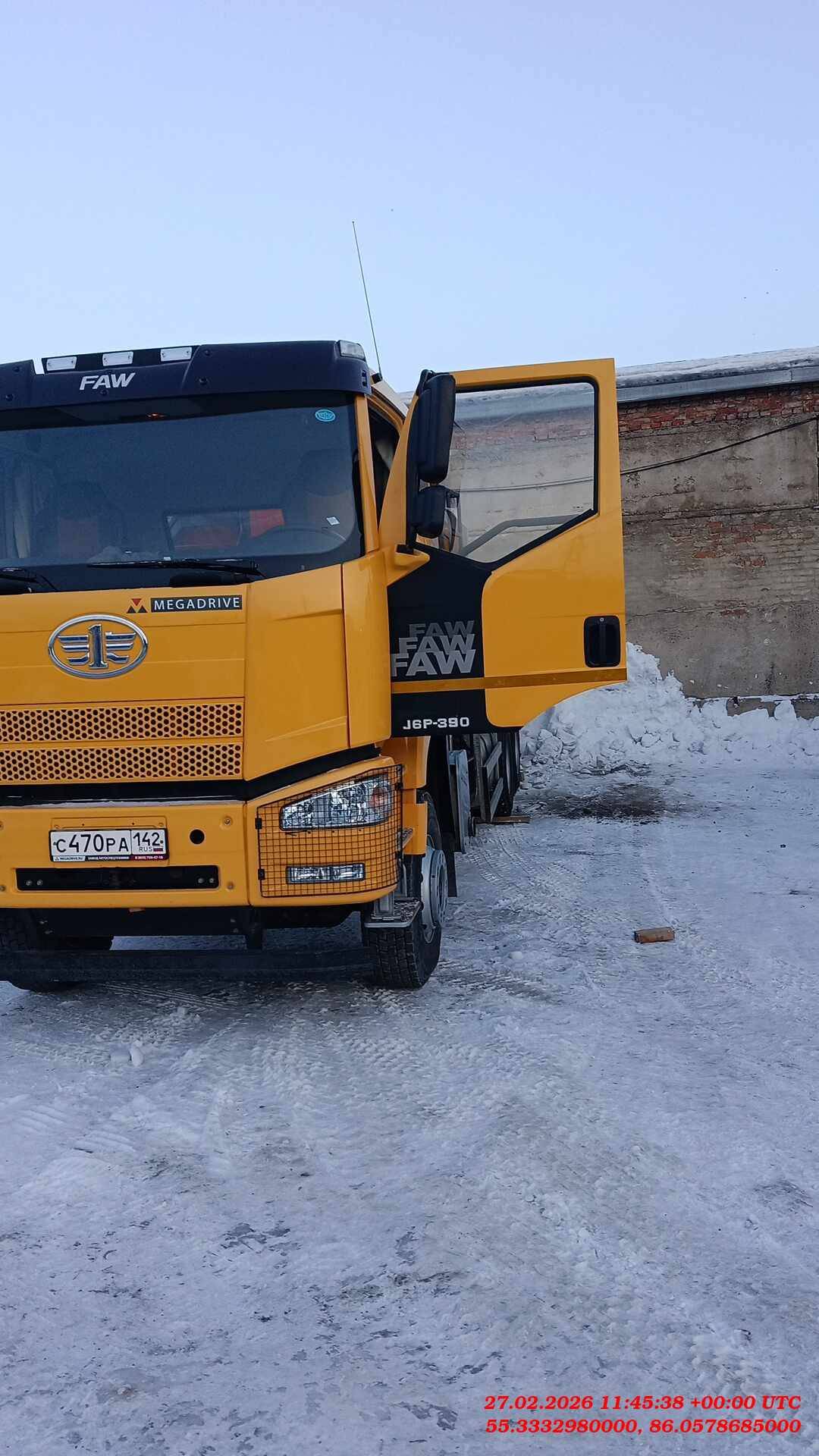 FAW CA3250P66K24T1E5 6х4,  29 240 км, 2024 года в лизинг