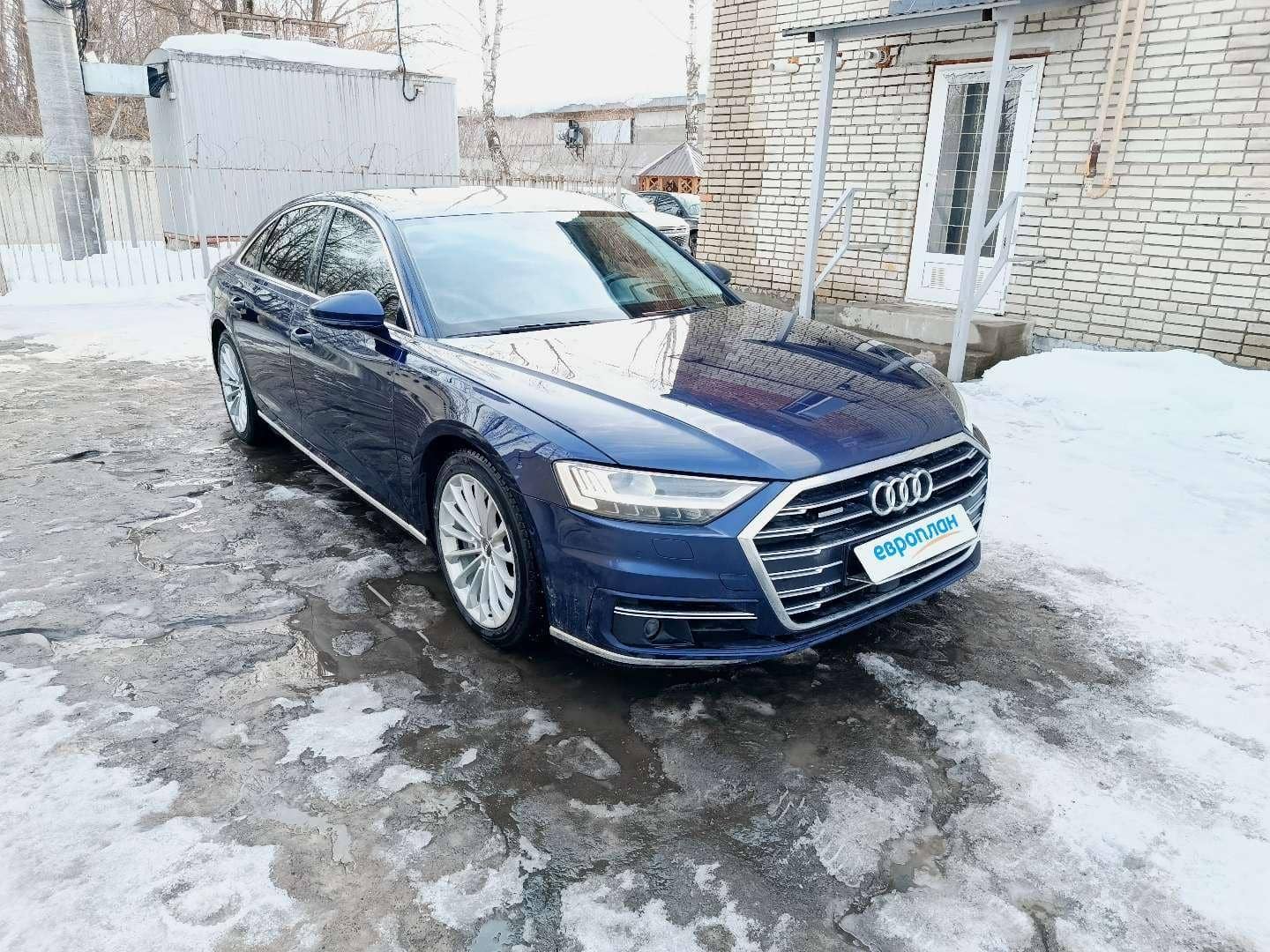 Audi A8,  315 844 км, 2018 года в лизинг