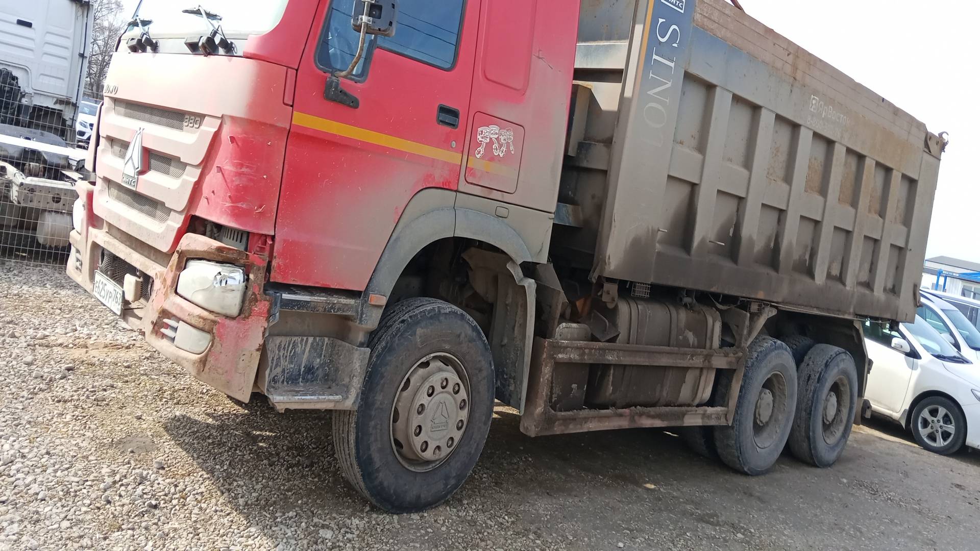 HOWO ZZ3327S3847E 6х4,  211 215 км, 2022 года в лизинг