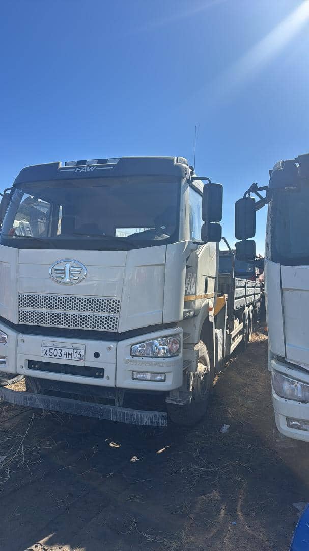 FAW CA3250P66K24T1E5 6х4,  31 103 км, 2023 года в лизинг