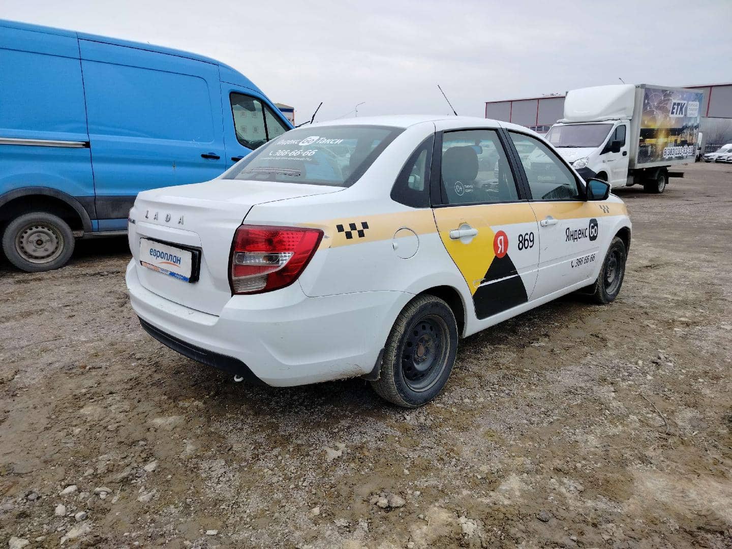 Lada Granta лифтбек,  146 478 км, 2023 года в лизинг