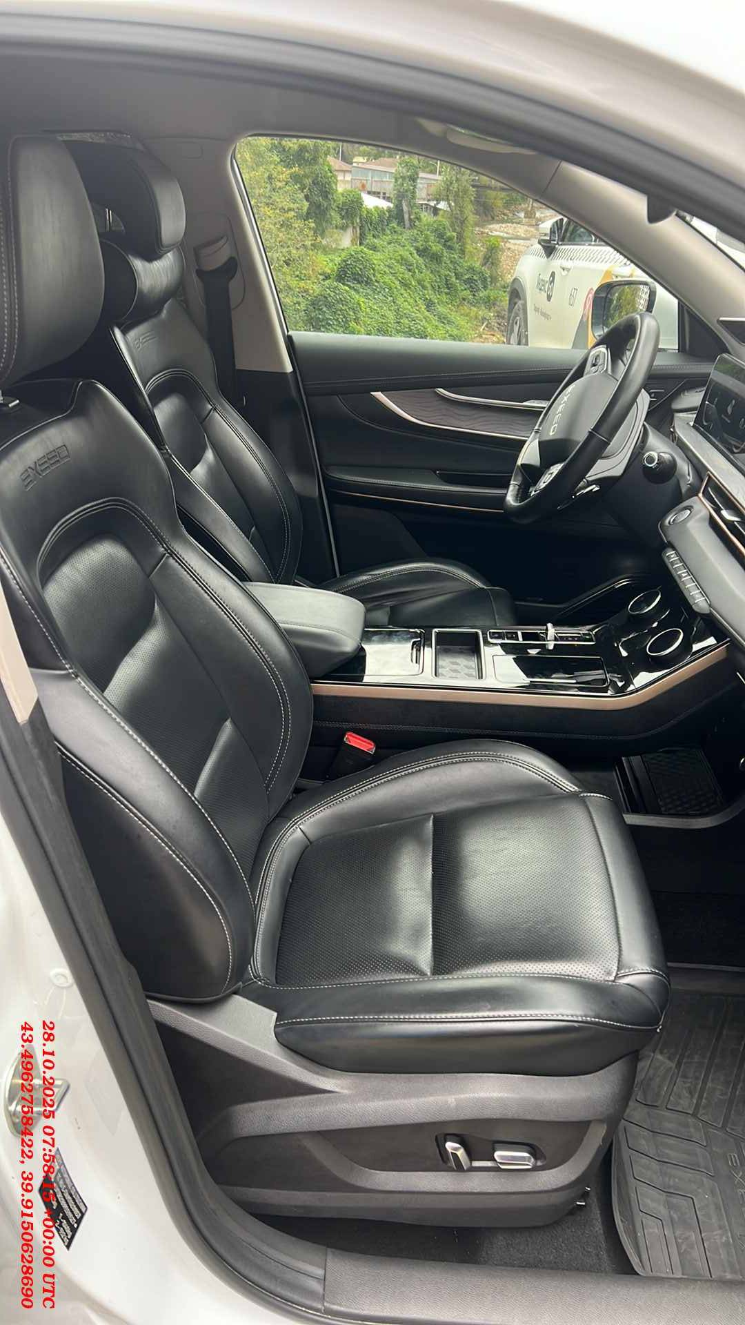 EXEED LX,  210 580 км, 2023 года в лизинг