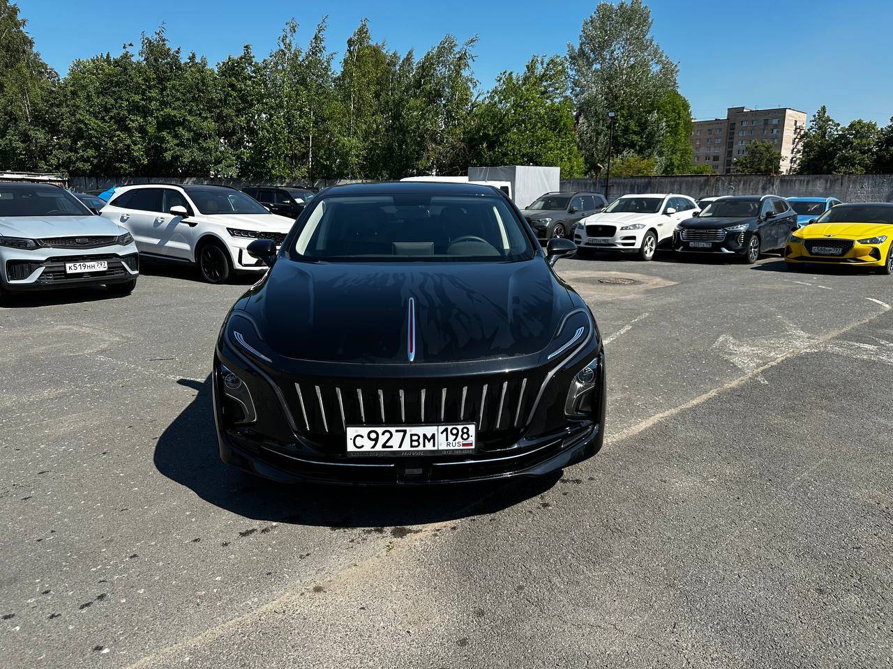 Hongqi E-QM5,  10 634 км, 2022 года в лизинг