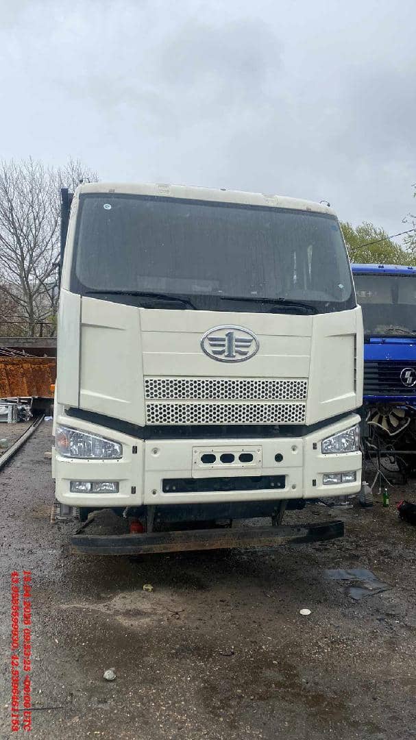 FAW CA3310P66K24T4E5 8х4,  200 000 км, 2023 года