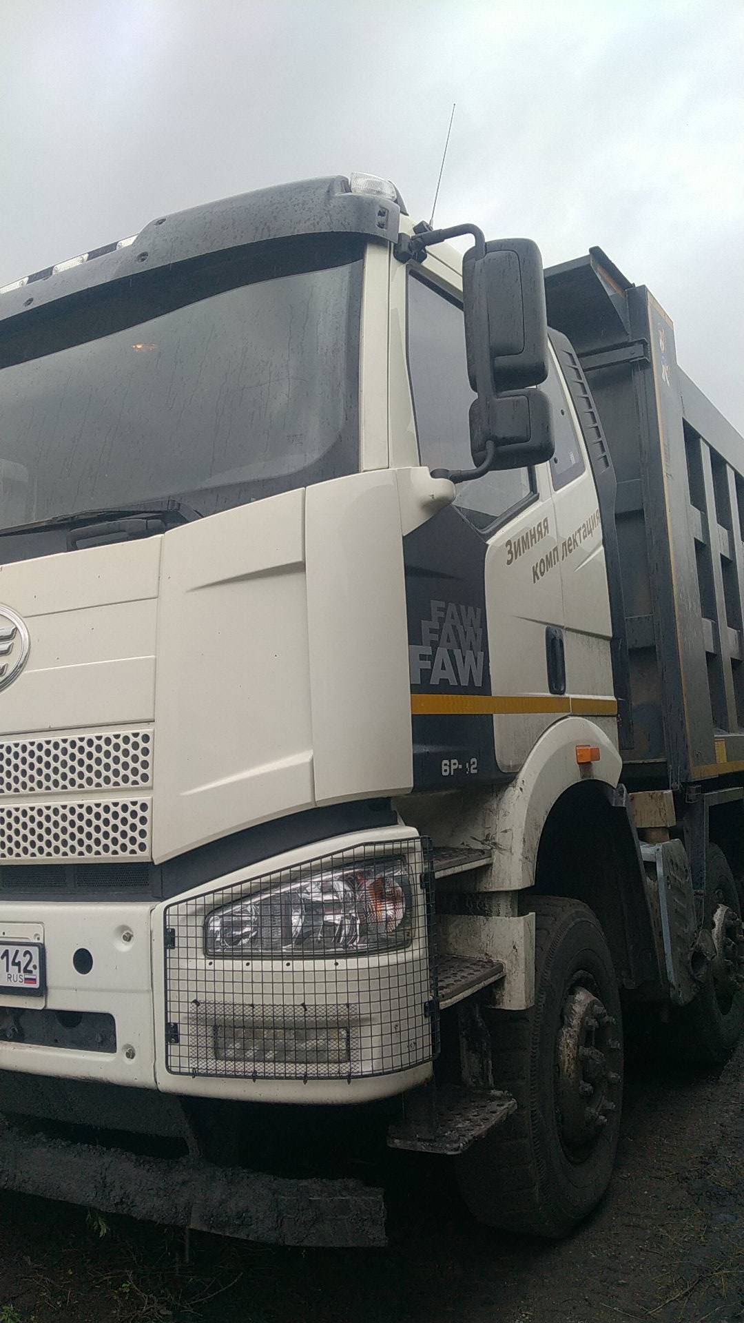 FAW CA3310P66K24T4E5 8х4,  106 468 км, 2024 года в лизинг