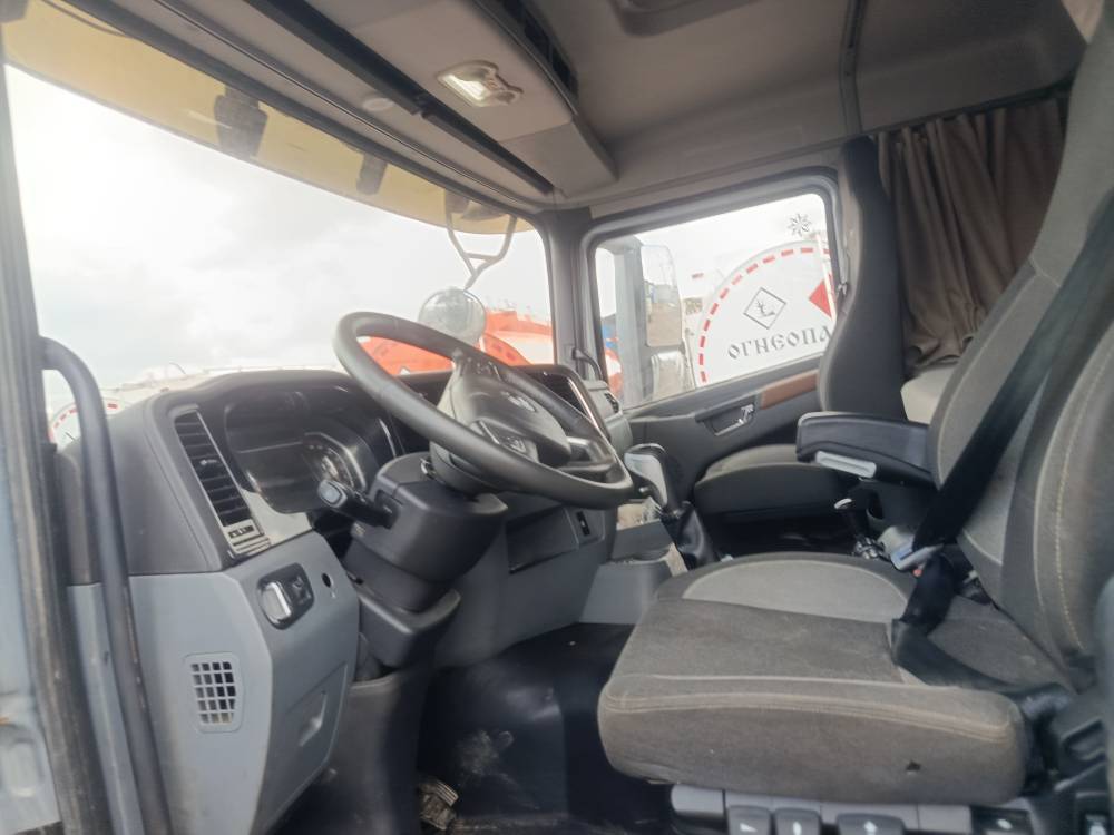 Sitrak C7H 4x2 ZZ4186V361HE,  302 494 км, 2022 года