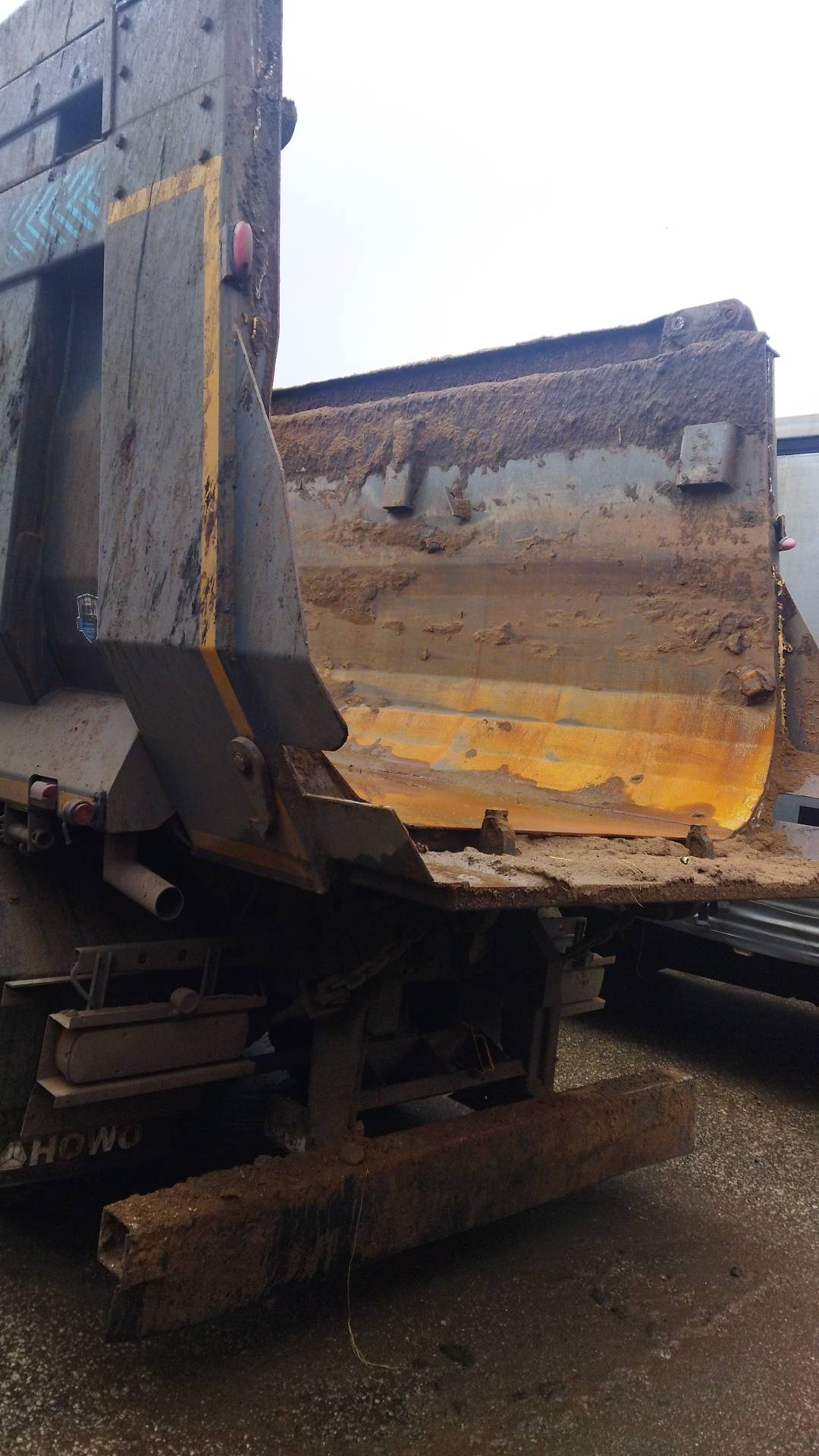 HOWO ZZ3317V386GE1 8х4,  139 672 км, 2022 года