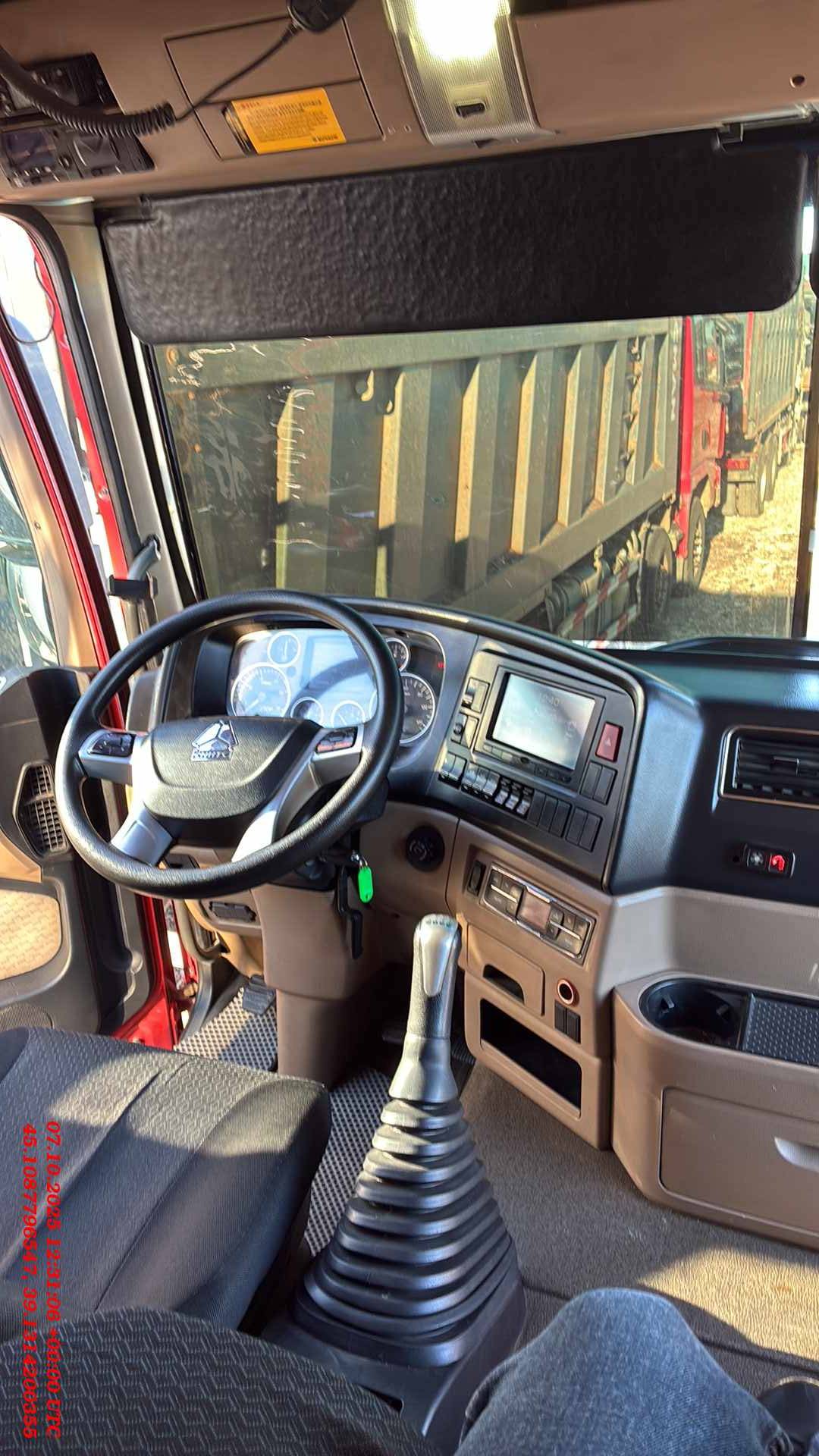 HOWO ZZ3317V386GE1 8х4,  126 657 км, 2022 года в лизинг