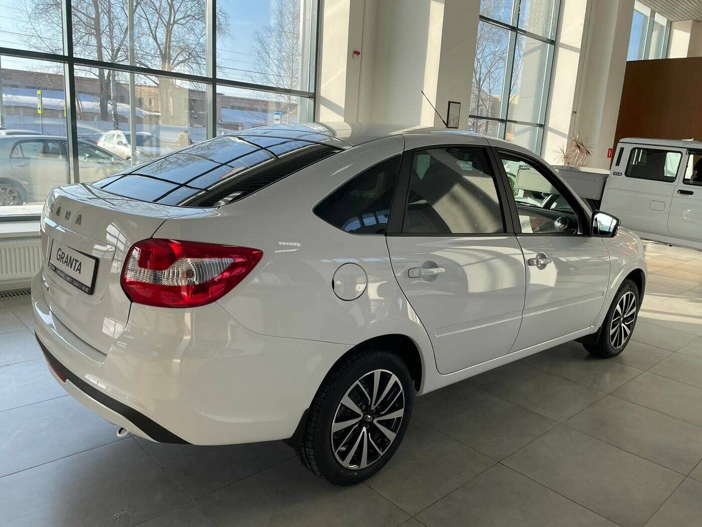 Lada Granta седан #КЛАБ 24 1.6 90 л.с. МТ (#CLUB 24)