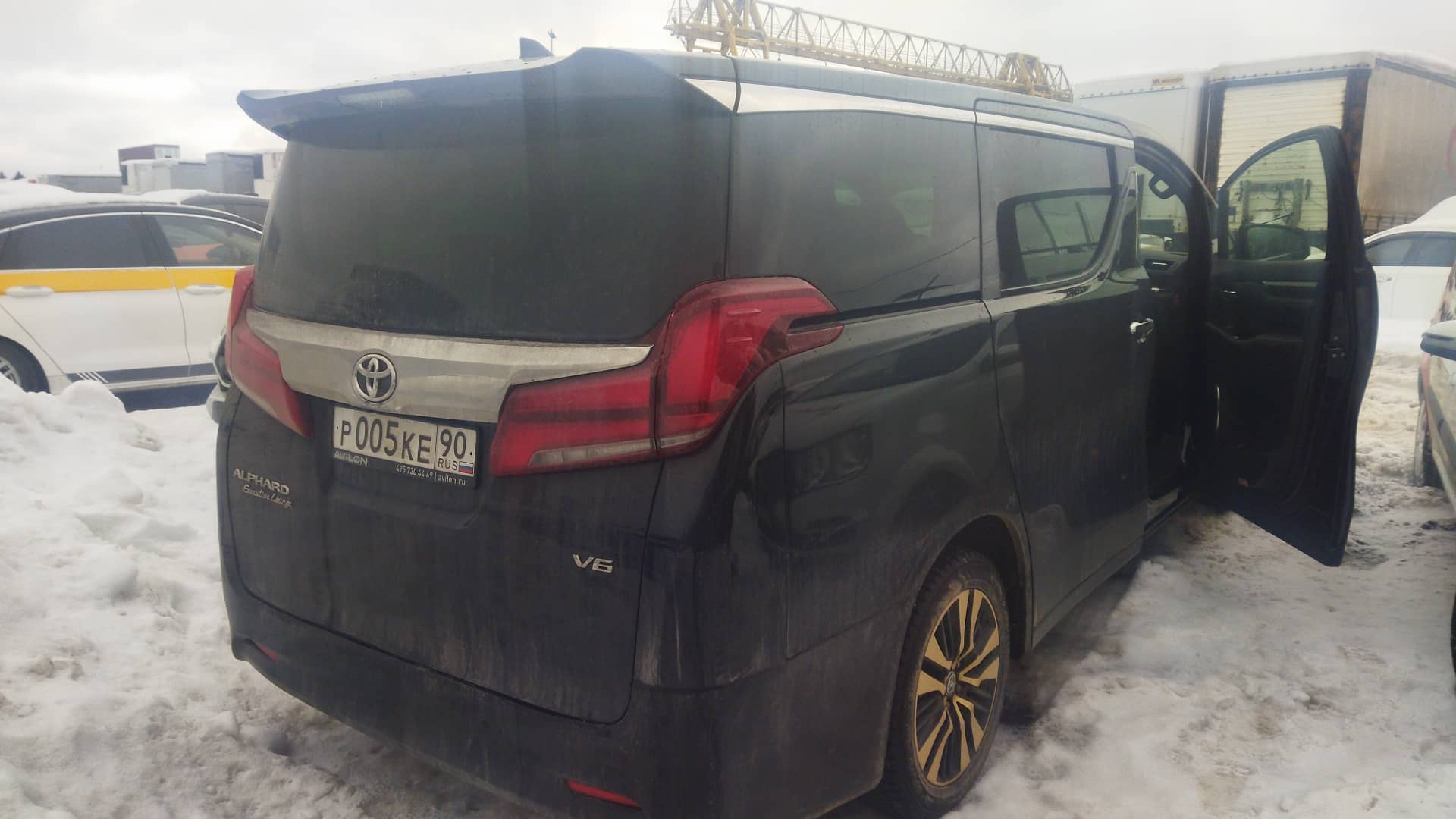 Toyota Alphard,  151 346 км, 2019 года в лизинг