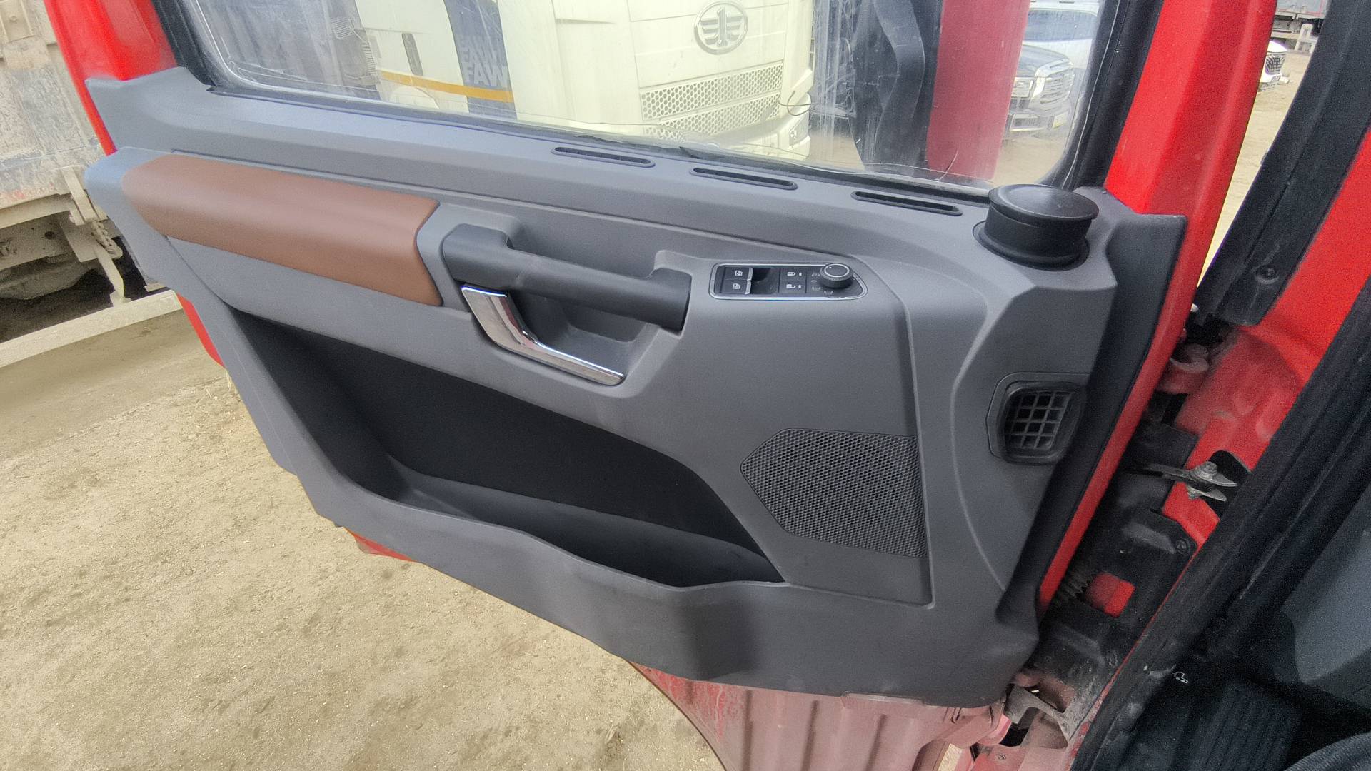 Shacman SX33186V366,  87 587 км, 2023 года в лизинг