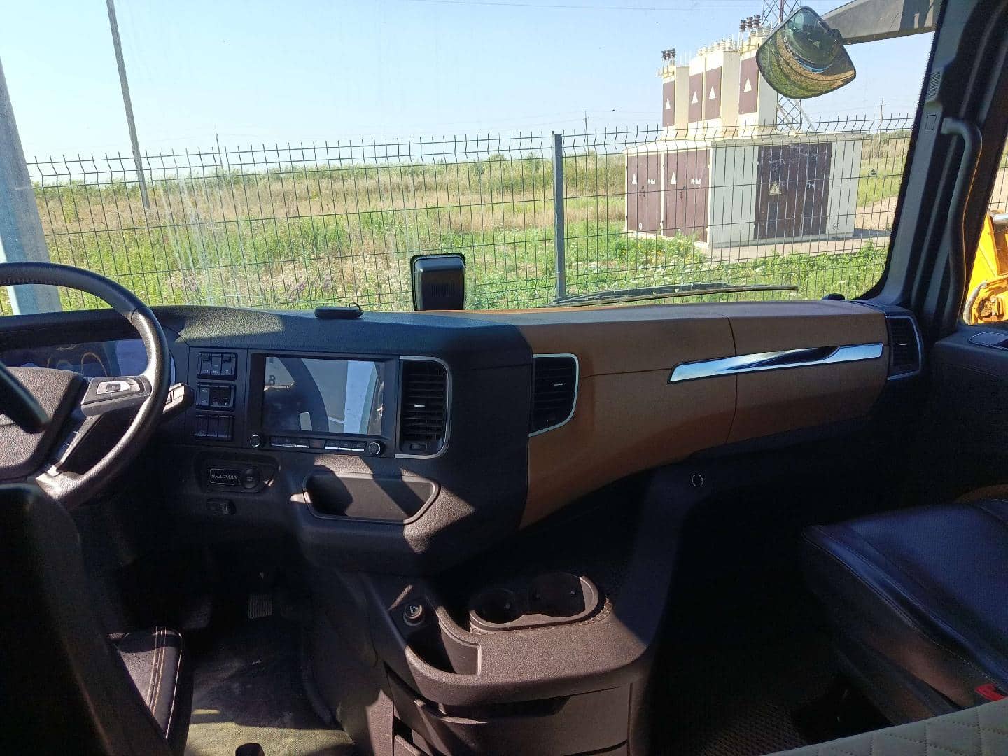 Shacman SX4188YY381,  154 040 км, 2023 года в лизинг