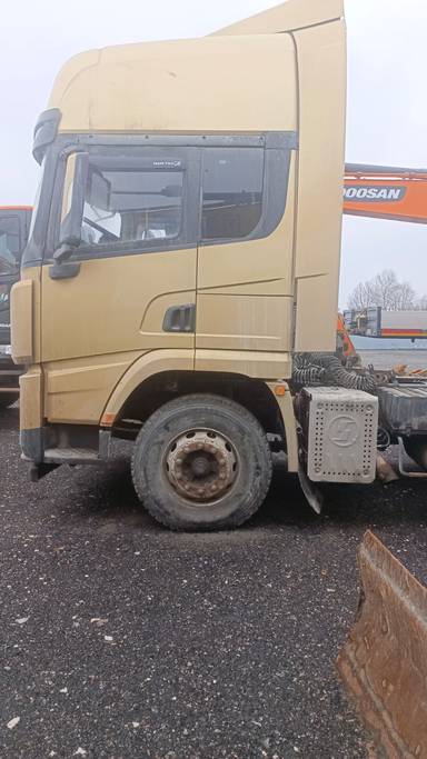 Shacman SX42584W324C