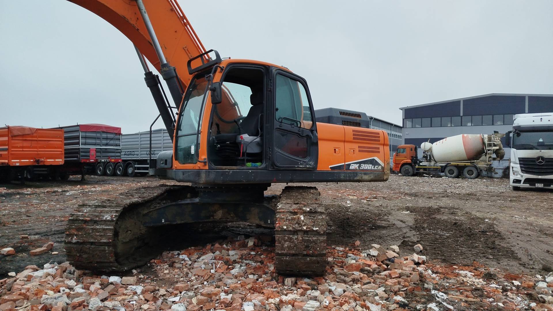 DOOSAN/DEVELON DX300LCA-7M