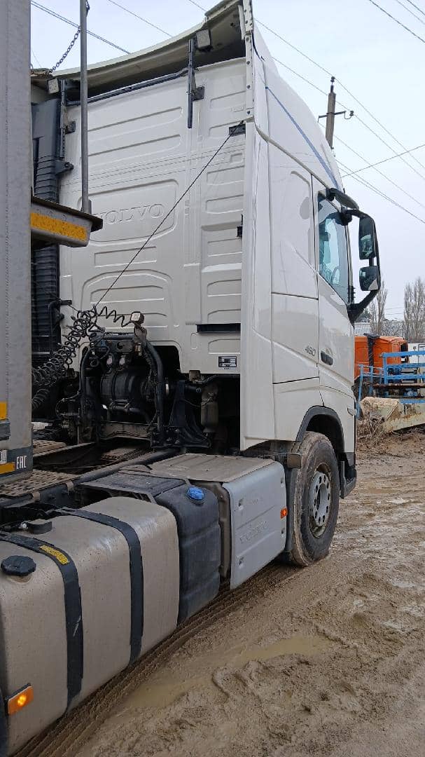 Volvo FH 460 4x2 (FH Globetrotter),  671 169 км, 2022 года в лизинг