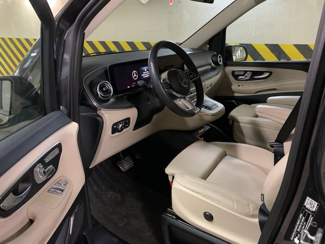 Mercedes-Benz V,  7 513 км, 2025 года в лизинг