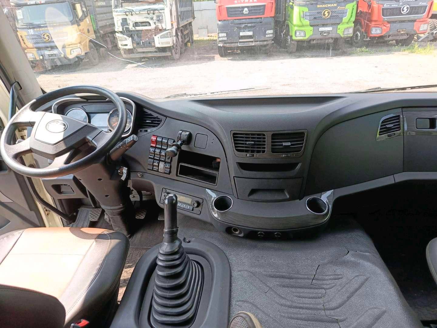 FAW CA3310P66K24T4E5 8х4,  208 570 км, 2023 года в лизинг