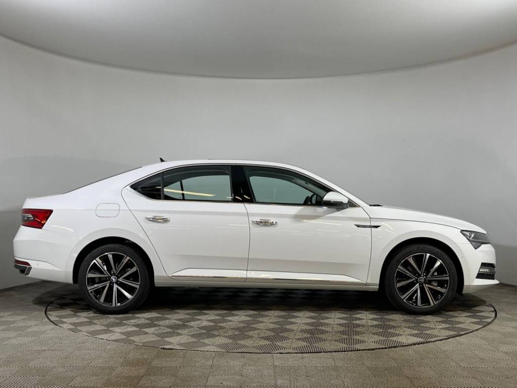 Skoda Superb Exclusive 1.4 TSI DSG-7