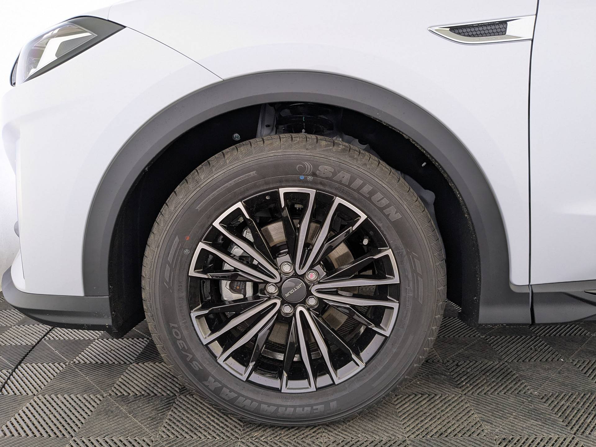 Jetour X70 Plus 1.6TGDI-7DCT Comfort